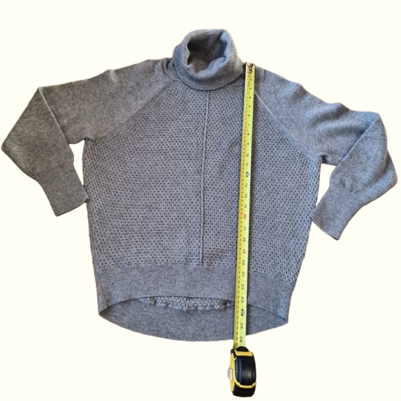 ๐3/$40 Sale!Mix & Match๐ GAP Turtleneck Sweater - Picture 4 of 6